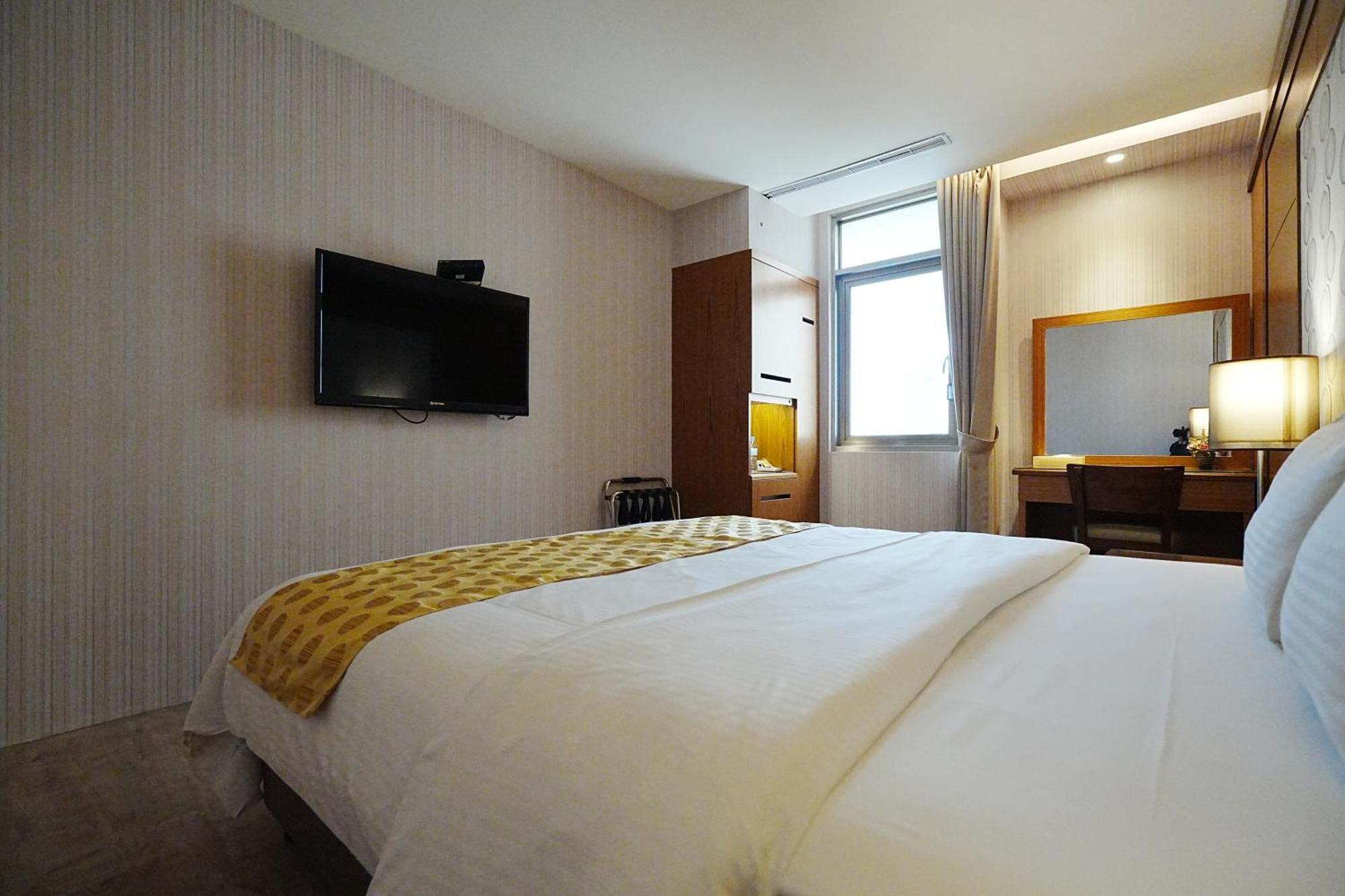York Hotel Taipei Bagian luar foto