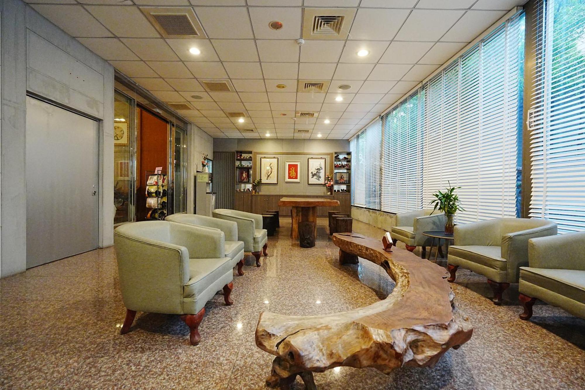 York Hotel Taipei Bagian luar foto