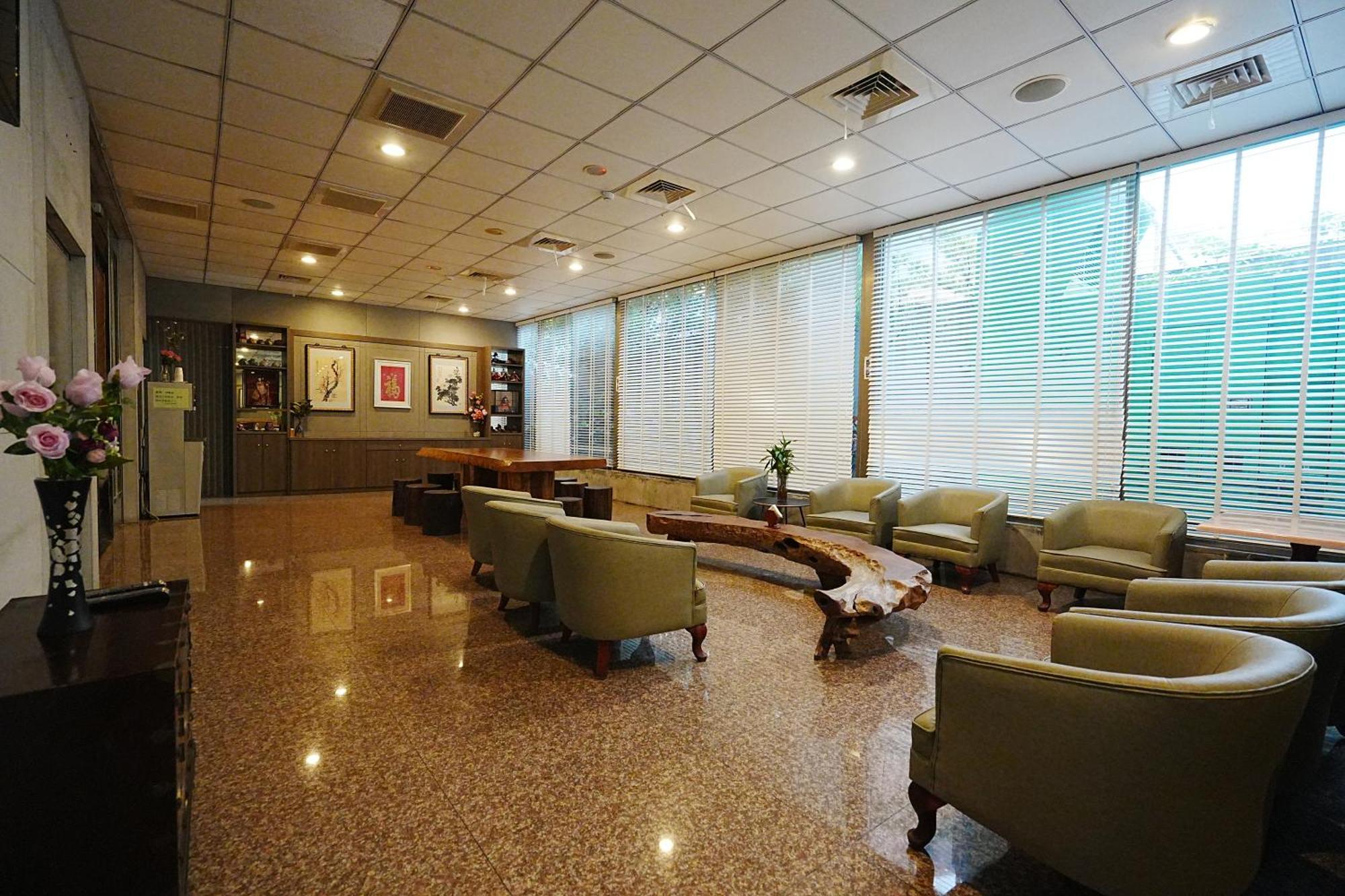 York Hotel Taipei Bagian luar foto