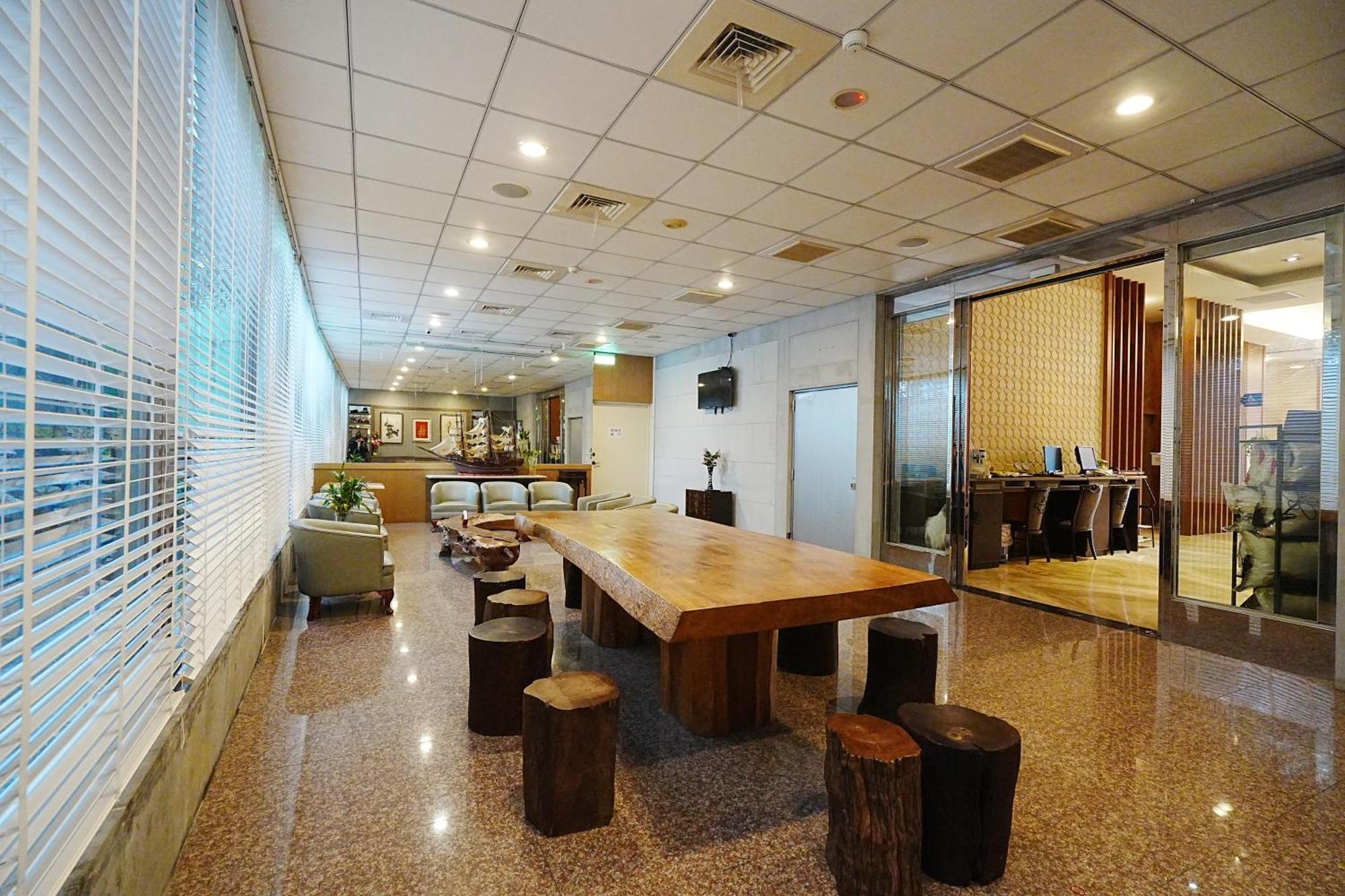 York Hotel Taipei Bagian luar foto