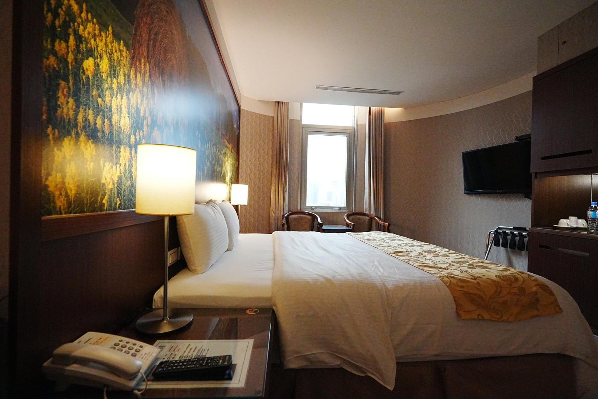 York Hotel Taipei Bagian luar foto