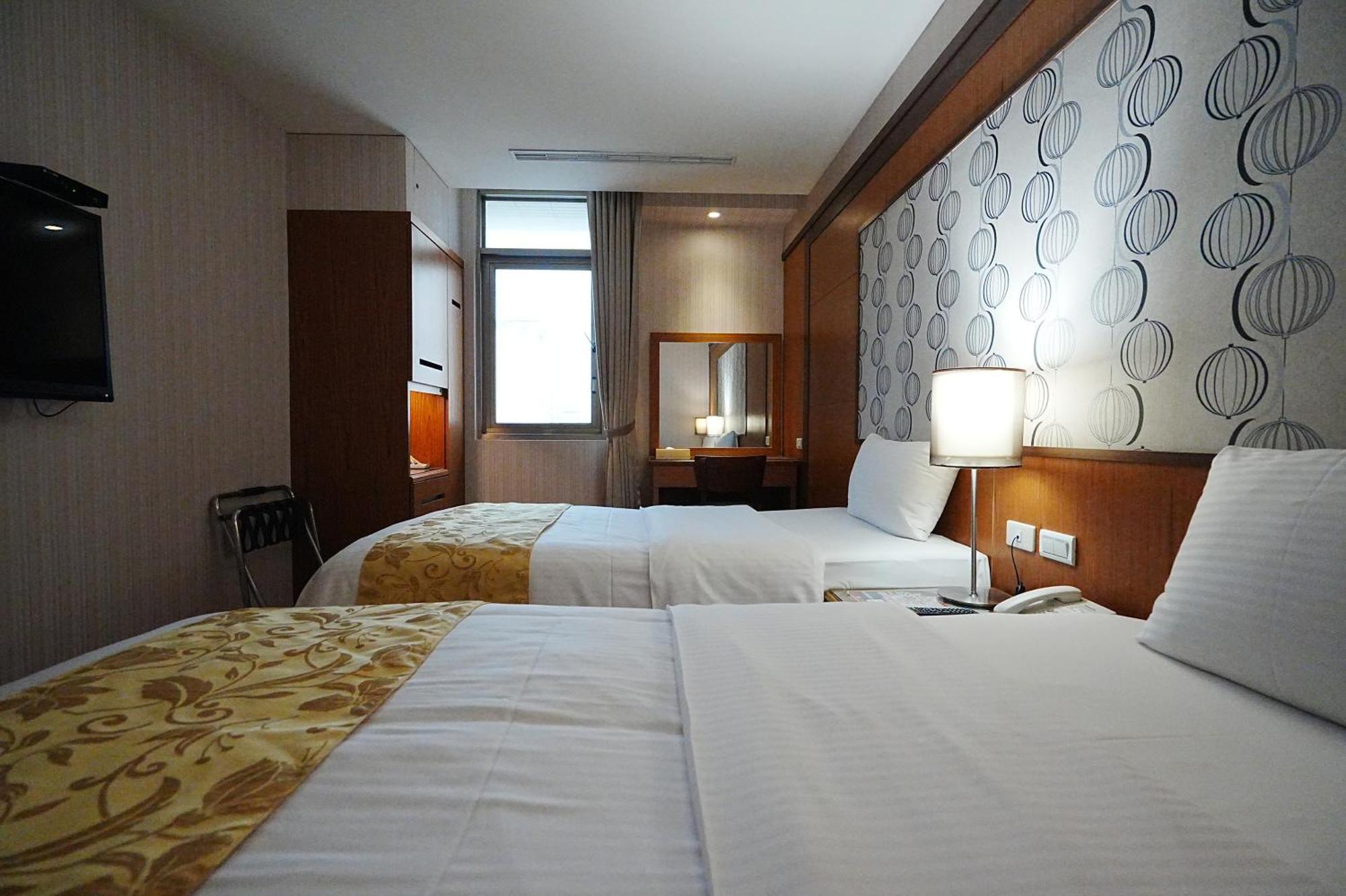 York Hotel Taipei Bagian luar foto