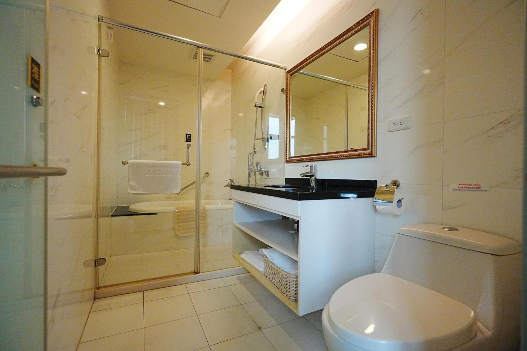 York Hotel Taipei Bagian luar foto