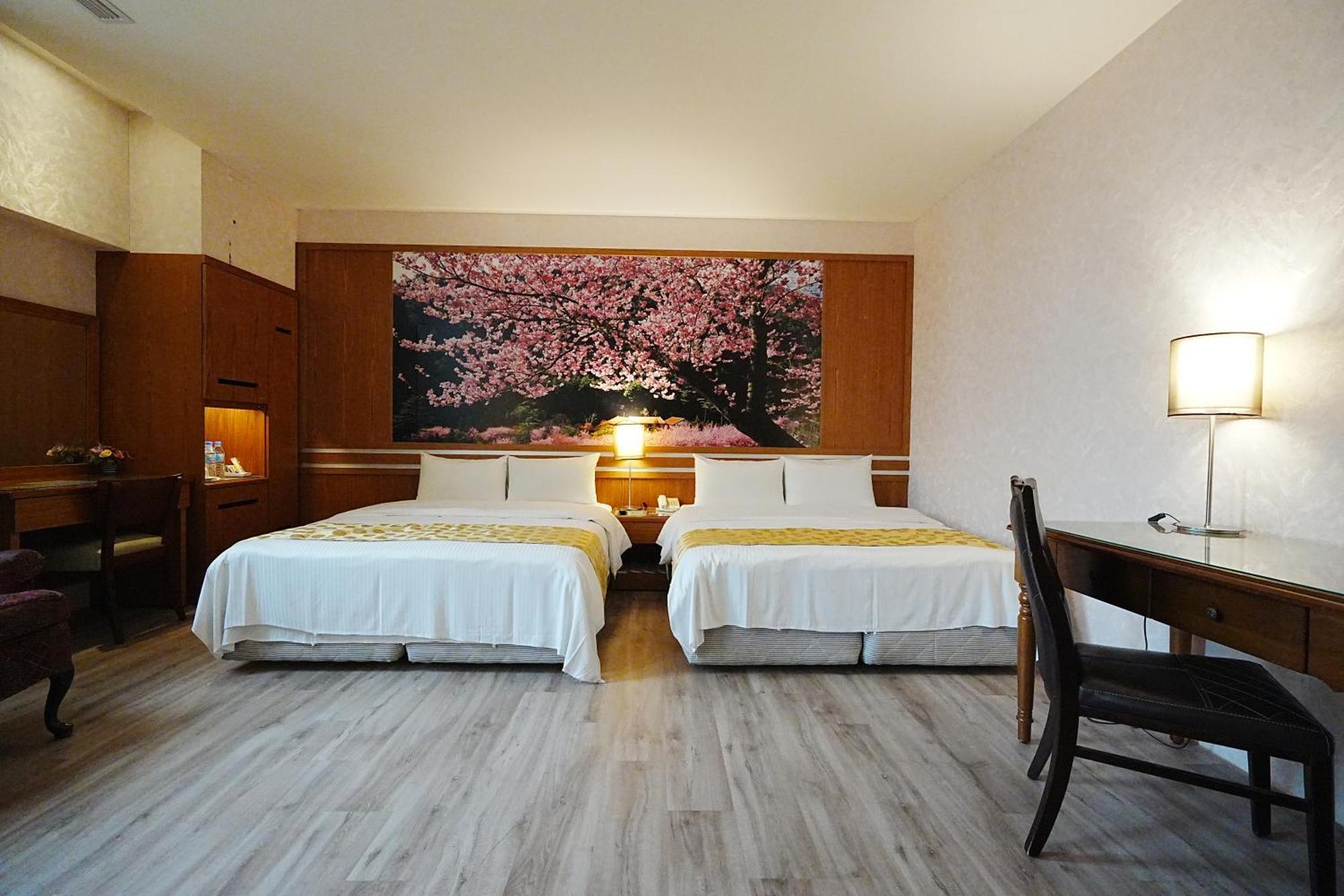 York Hotel Taipei Bagian luar foto
