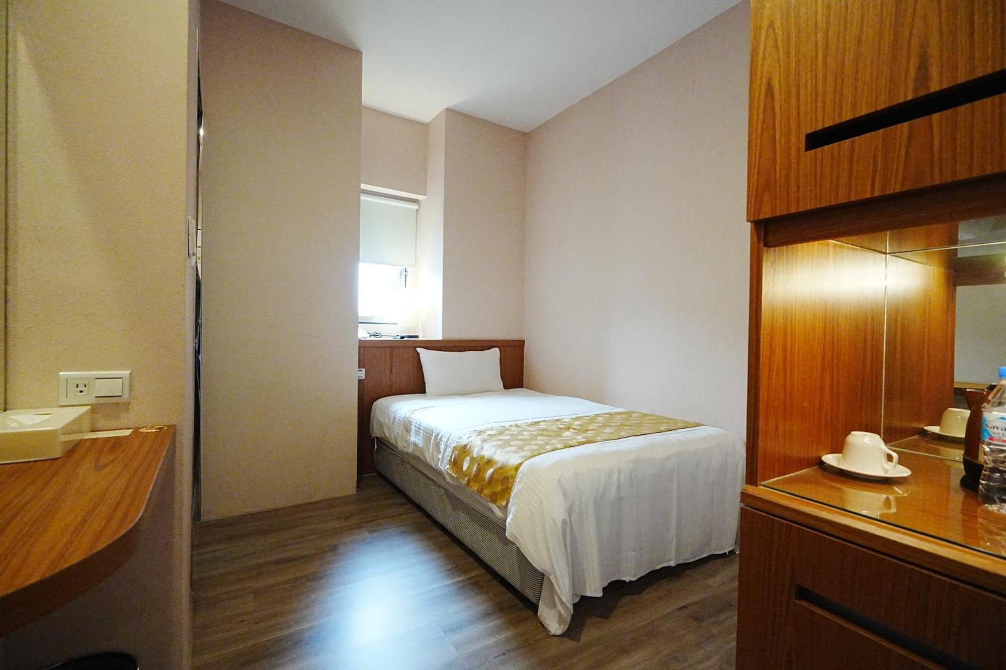 York Hotel Taipei Bagian luar foto