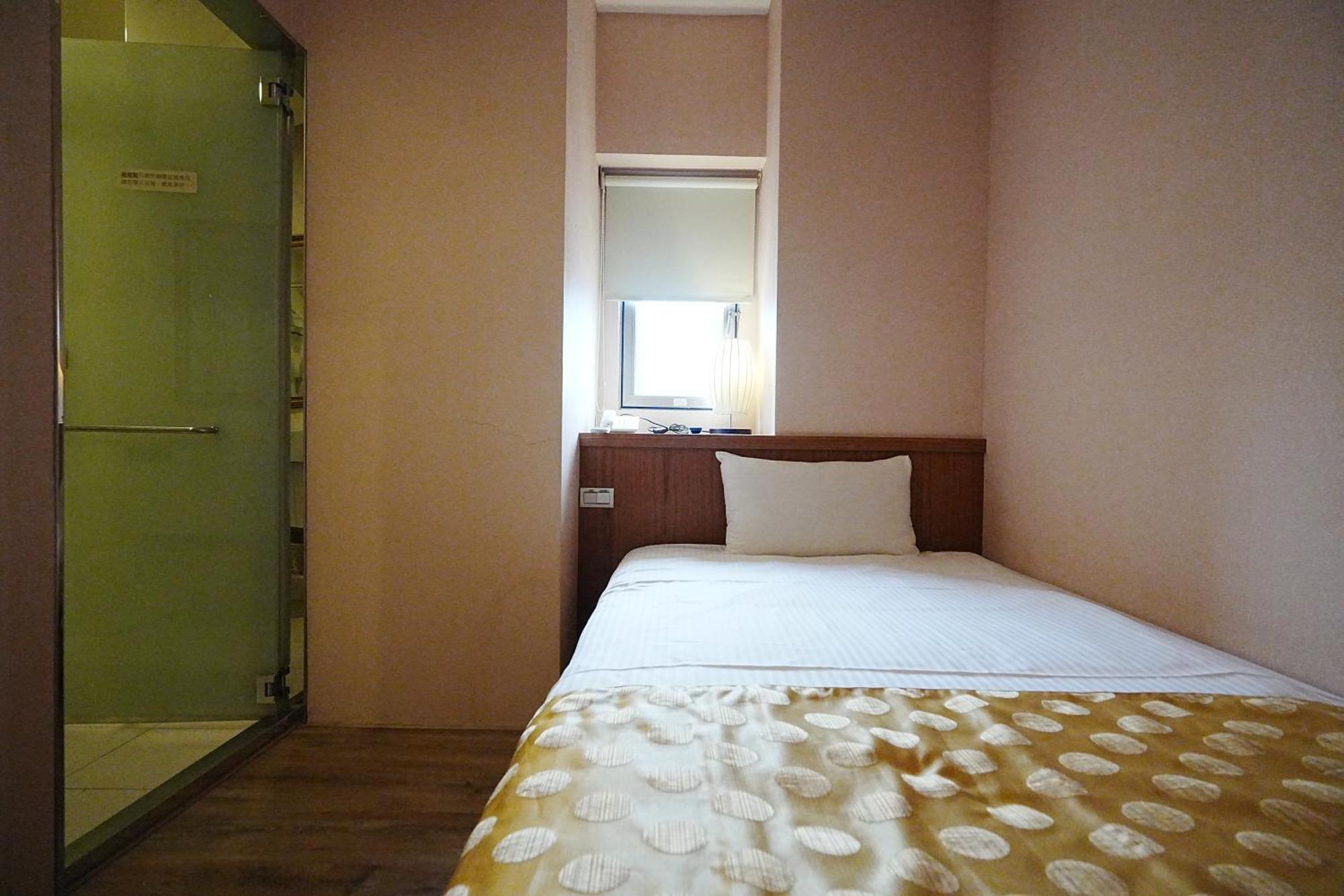 York Hotel Taipei Bagian luar foto