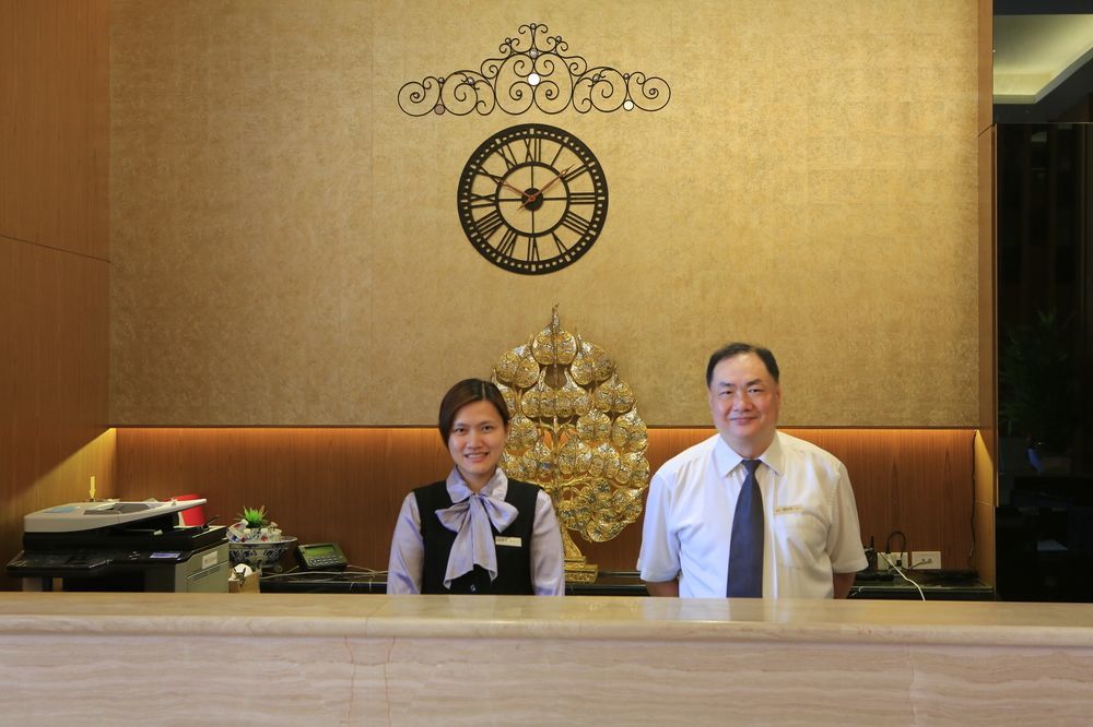 York Hotel Taipei Bagian luar foto