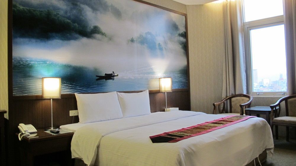 York Hotel Taipei Bagian luar foto